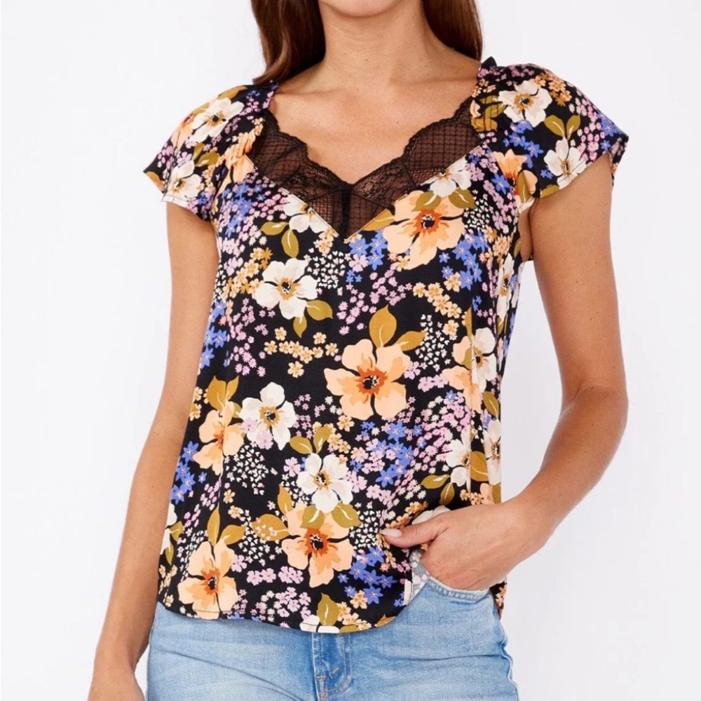 New with tags love stitch top